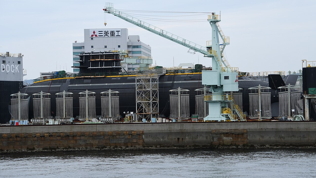 29SS submarine(SS-513) left rear view at the Mitsubishi Dockyard Kobe October 4, 2020.jpg